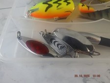 pike lures and treble and single hook traces