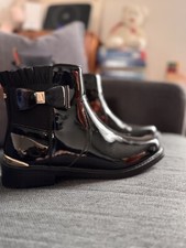 Baker by Ted Baker Girls Chelsea Boots With Bow UK 4 / EU 37