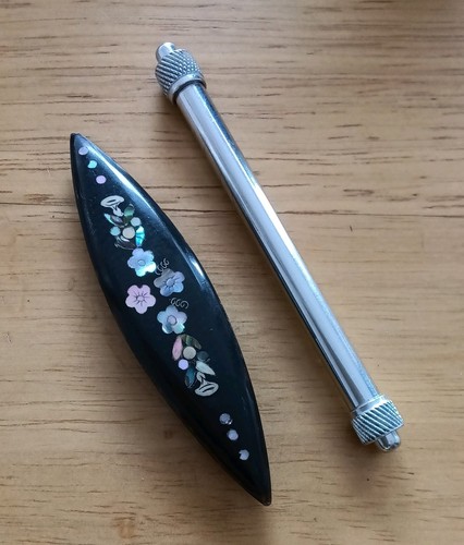 Horn tatting shuttle - tatting, inlaid