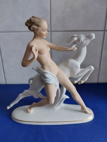 Porcelain figurine - figurine,