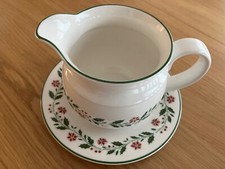 ROYAL VALE HOLLY PATTERN FINE PORCELAIN MILK JUG BRAND NEW