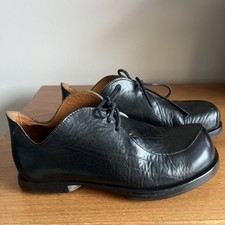 Cydwoq Black Leather Derby