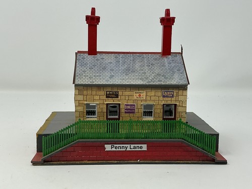 H266 hornby station waiting - station,