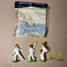 Vintage 4cm Cricket Figures
