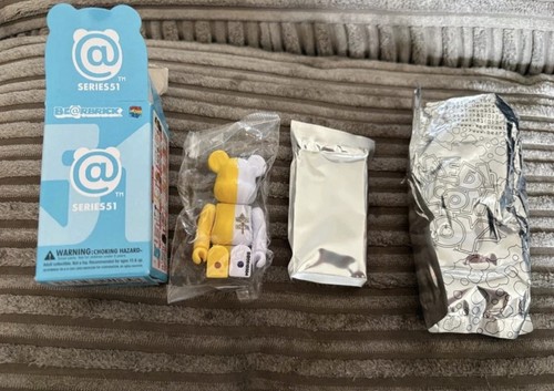 Bearbrick series flag with - 51,