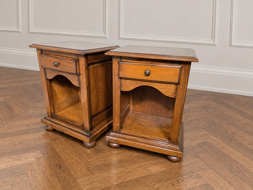 Antique style pair - an,