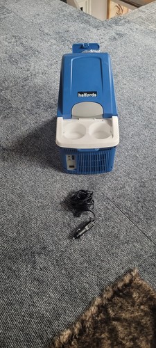 Halfords incar cooler box - halfords,