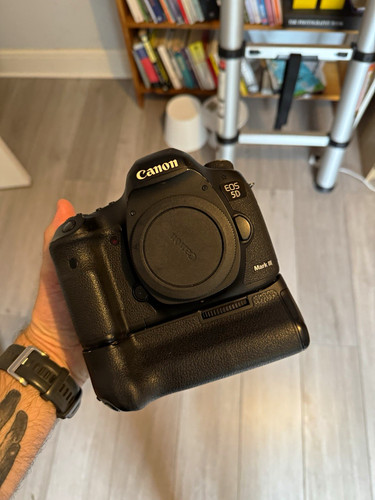 Canon eos mark iii digital - iii,