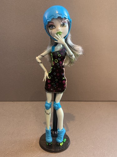 Monster high doll - high,