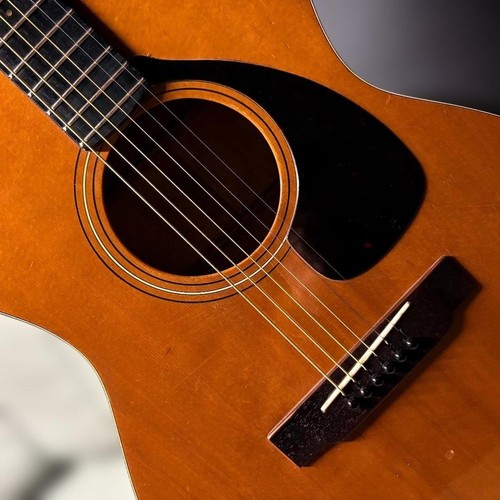 Early model yamaha 110 red - model, fg-110