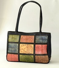 BLACK LEATHER SHOULDER BAG /