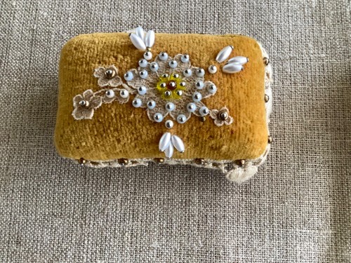 Vintage gold velvet - vintage, lace