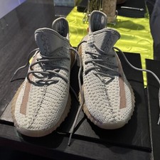 adidas YEEZY BOOST 350 V2