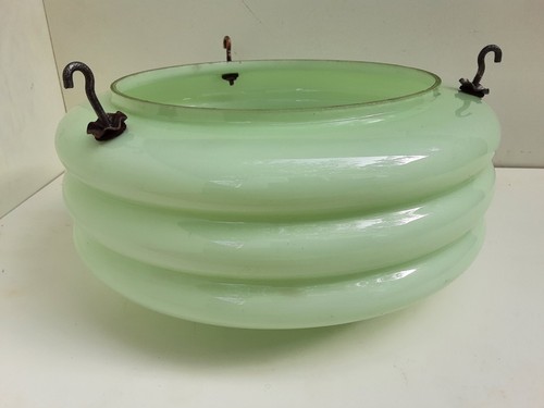 Old art deco ribbed - an,