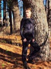 Ostrich Feather Black Round