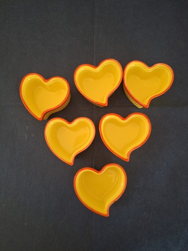 Heart shaped ramekins red - x,