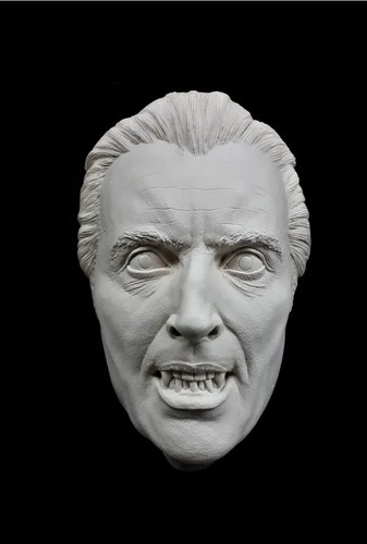 Life size bust dracula - size,