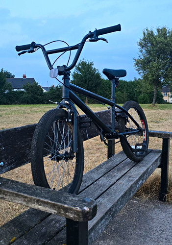 Xero black bmx - w/, pegs
