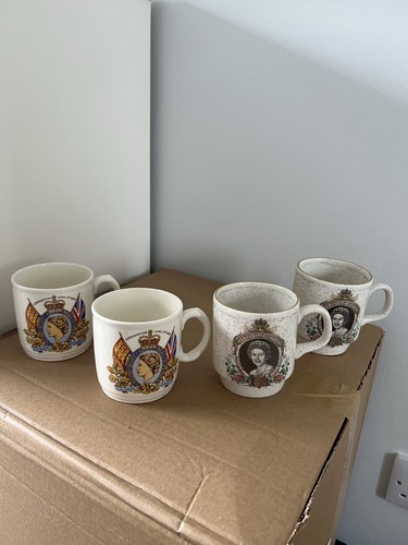 Lot queen elizabeth mugs - 4, 2x