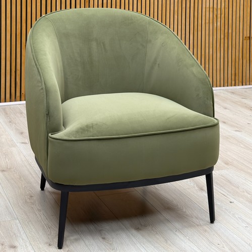 Very studio accent - ‘studio’, chair