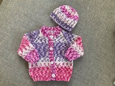 GIRLS NEWLY FINISHED HAND KNITTED CARDIGAN & HAT SET AGE 0-3 MONTHS
