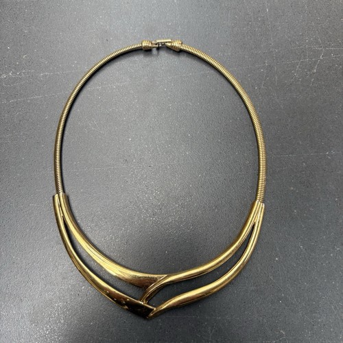 Vintage trifari gold tone - trifari,