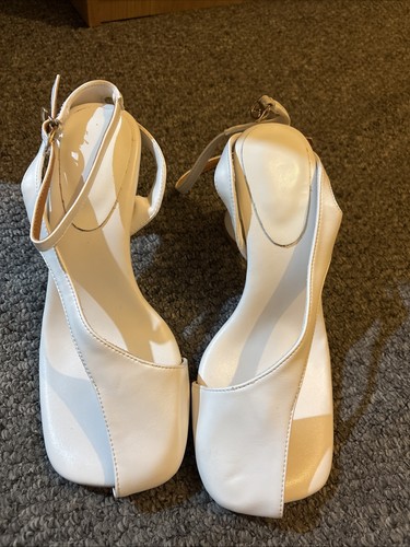 White classy heels size - classy, 6