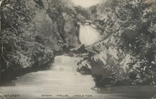 Real photo Ingleton snow falls