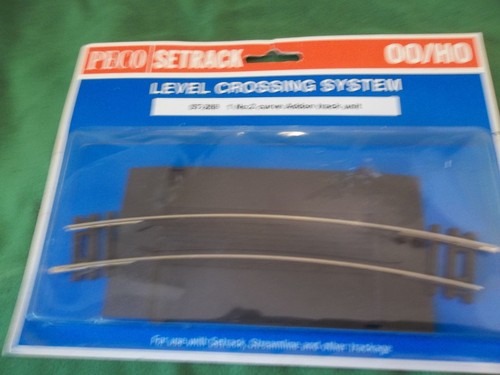 Peco level crossing - ,