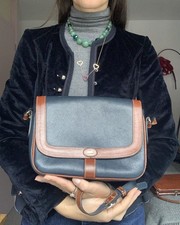 Bally. Vintage, Pebble -