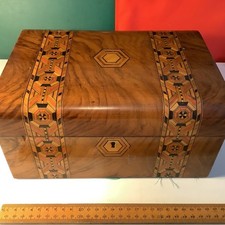 TUNBRIDGE WARE WORKBOX 27 X 20 X 13.5 CM