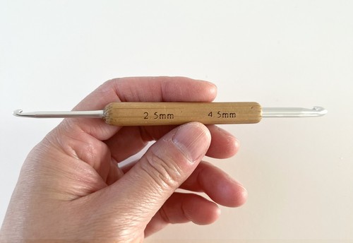 Double ended metal crochet - ended,