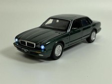 Jaguar XJ6 Green LHD 1:32