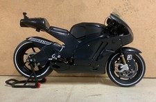 2010 MINICHAMPS DESMOSEDICI