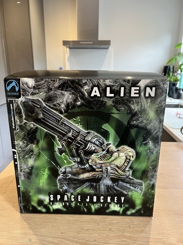 Alien space jockey - space, deluxe