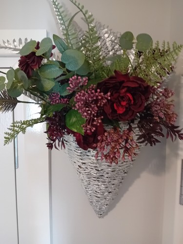 Mixed dried flower arrangement