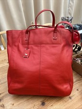 GORGEOUS RADLEY SUPPLE RED LEATHER TOTE BAG COMPLETE WITH RADLEY DOG TAG.