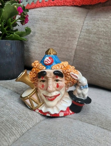 Vintage leonardo clown - vintage,