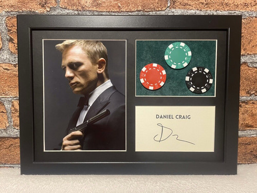 Daniel craig autograph framed - daniel,