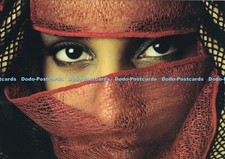 D068100 Woman Eyes. Journeys of the Mind. Africa. The AirMiles Travel Company