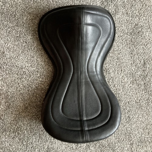 Wild race treeless - saddle, seat