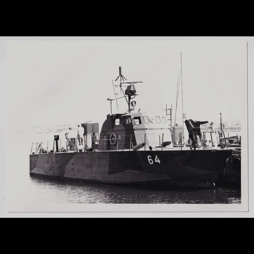 Photograph ship boat - photograph:,