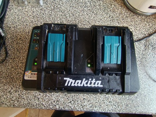 Makita dc18rd dual port - makita, dual-port
