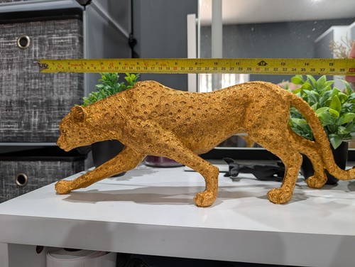 Large gold resin leopard - gold,