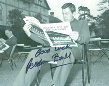 Gordon Banks - LEICESTER CITY - Signed 10 x 8 Photograph + COA