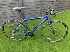 Halfords Hybrid Road Bike Carrera Gryphon V-Spec Flat Bar - Size Small