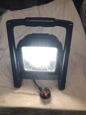Makita 18v—14.4v—240v Led Work Light + 3Ah. Battery 