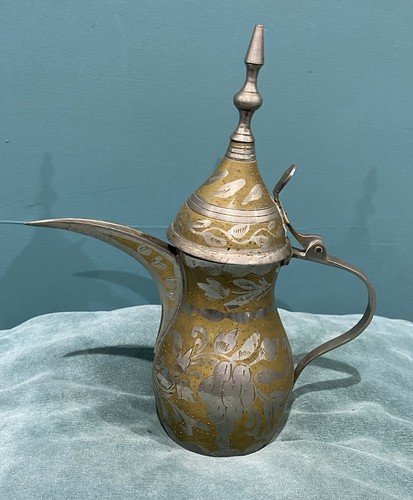 Arabic dallah tea - tea/coffee, pot