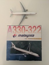 1:400 Premiere Collection Malaysian Airlines A330-322 Dragon Wings Diecast Plane