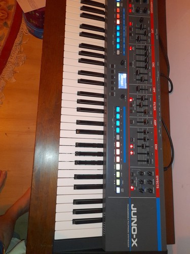 Roland juno syntheisiser - juno-x,
